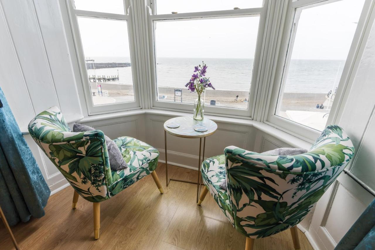 אבריסטוויט Starling View Boutique Stunning Seafront View Apartment מראה חיצוני תמונה